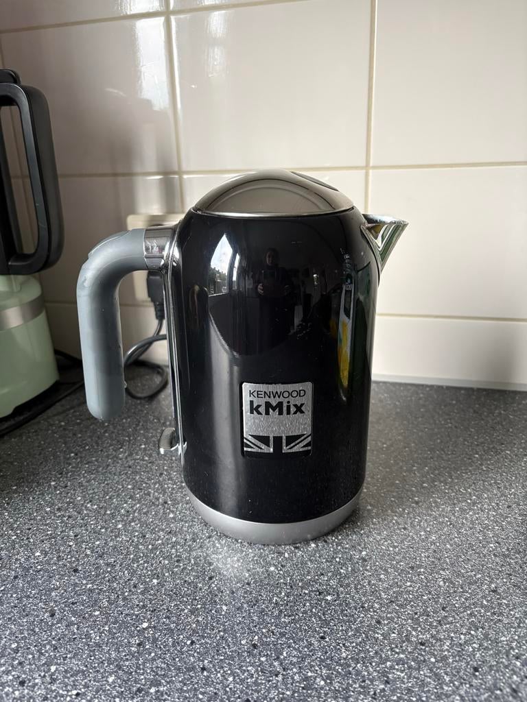 Kenwood kMix waterkoker - Zwart, in zeer nette staat, 1 tot 2 liter, Ophalen of Verzenden, Zo goed als nieuw, Draadloos