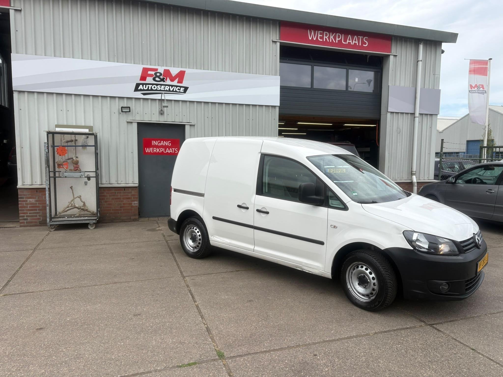 Volkswagen Caddy 1.6 TDI Economy Baseline Airco, trekhaak, Auto's, Bestelauto's, Voorwielaandrijving, Euro 5, Stof, Gebruikt