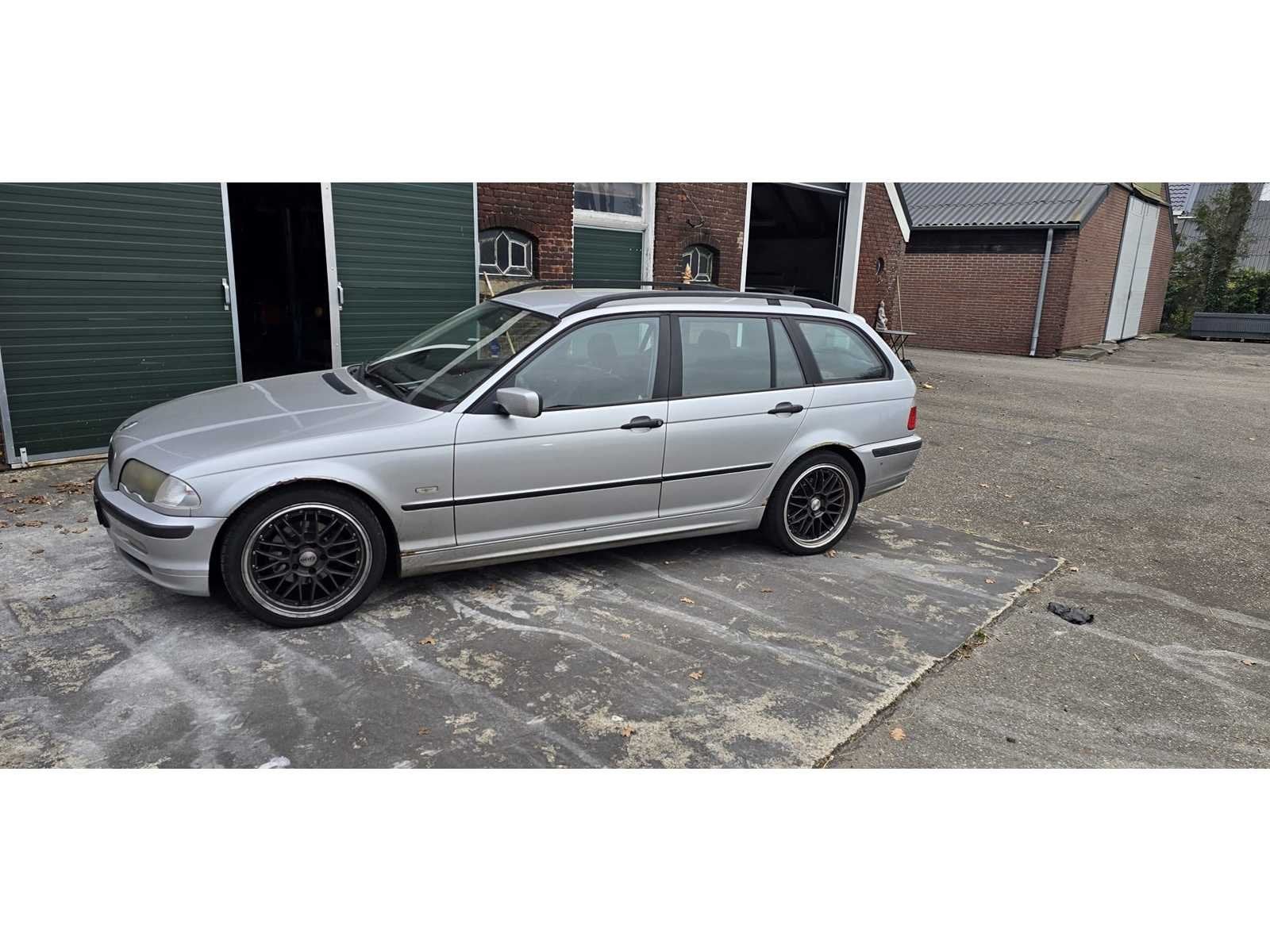 BMW - 2001 - 3-serie Touring - 318i Executive - Personenauto, Auto's, Achterwielaandrijving, Gebruikt, 4 cilinders, Origineel Nederlands