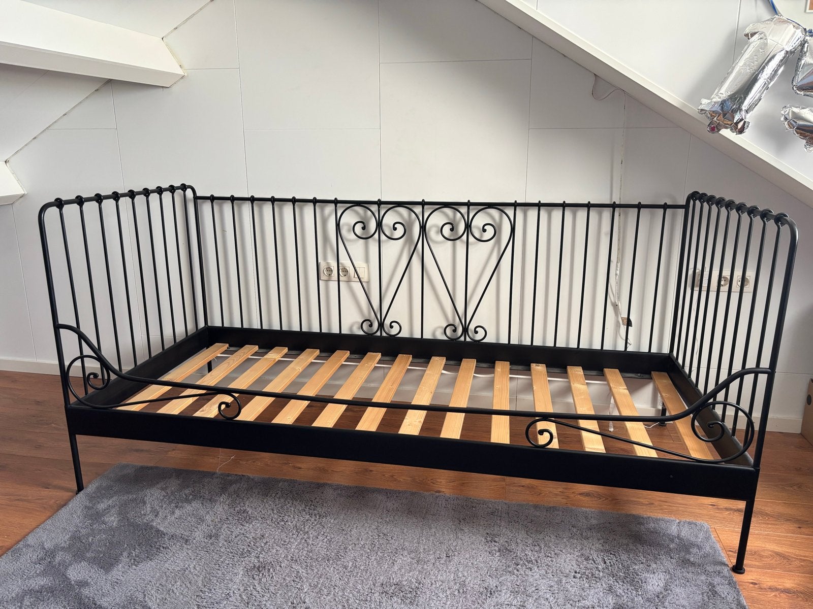 Zwart metalen bedframe met lattenbodem IKEA, Ophalen, Gebruikt, 90 cm, Eenpersoons