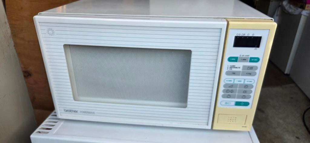 Brother magnetron, Witgoed en Apparatuur, Magnetrons, Ophalen, Zo goed als nieuw, Draaiplateau