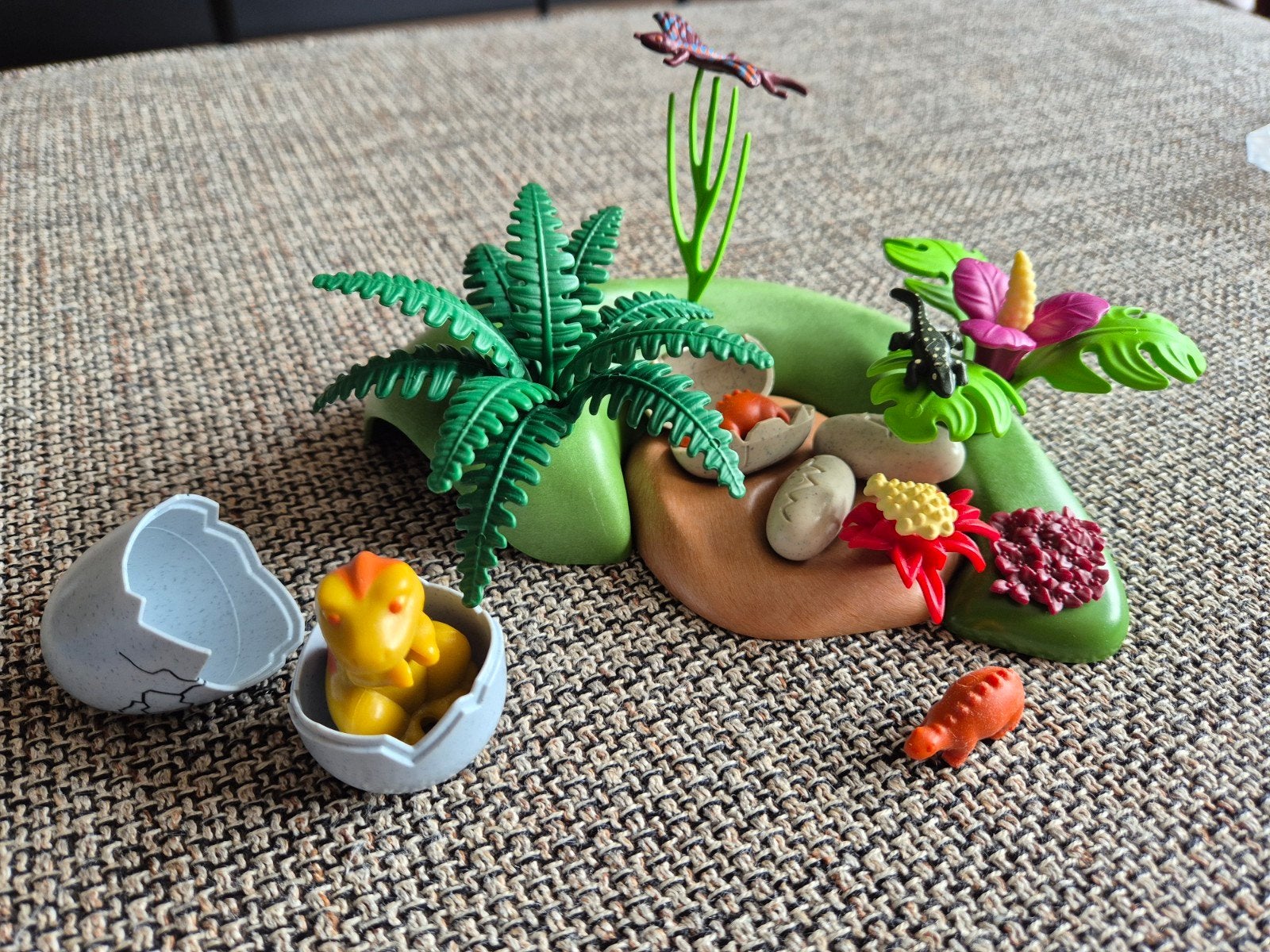 Playmobil Dinosaurus Eiland met Baby Dino's en Eieren, Kinderen en Baby's, Speelgoed | Playmobil, Ophalen of Verzenden, Zo goed als nieuw