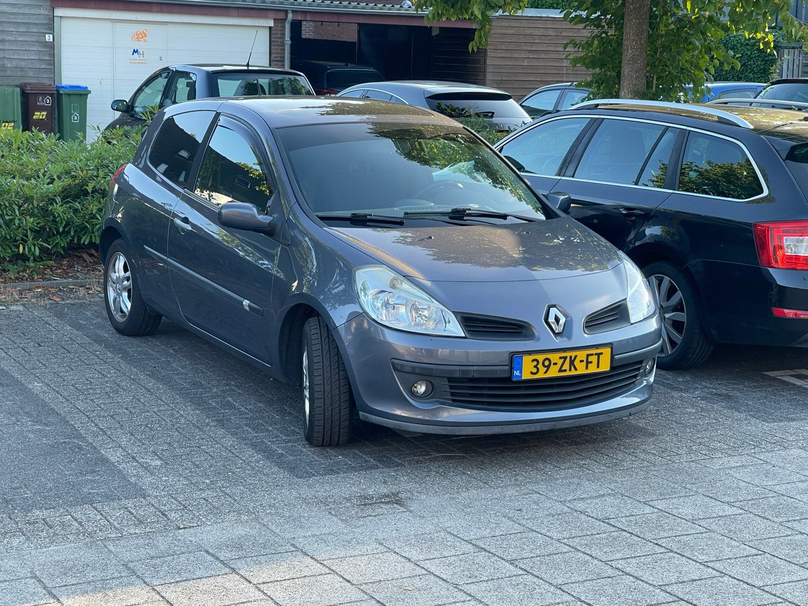 Renault Clio 1.6 3-DRS AUTOMAAT 138d km, Auto's, Renault, Particulier, Clio, ABS, Airbags, Airconditioning, Boordcomputer, Centrale vergrendeling