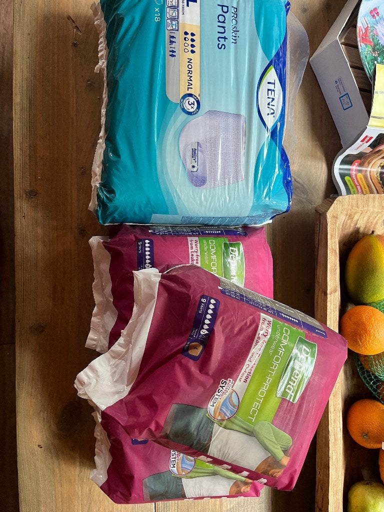 nieuwe luiers underwear depent tena diversen partij 25 euro, Ophalen of Verzenden, Nieuw