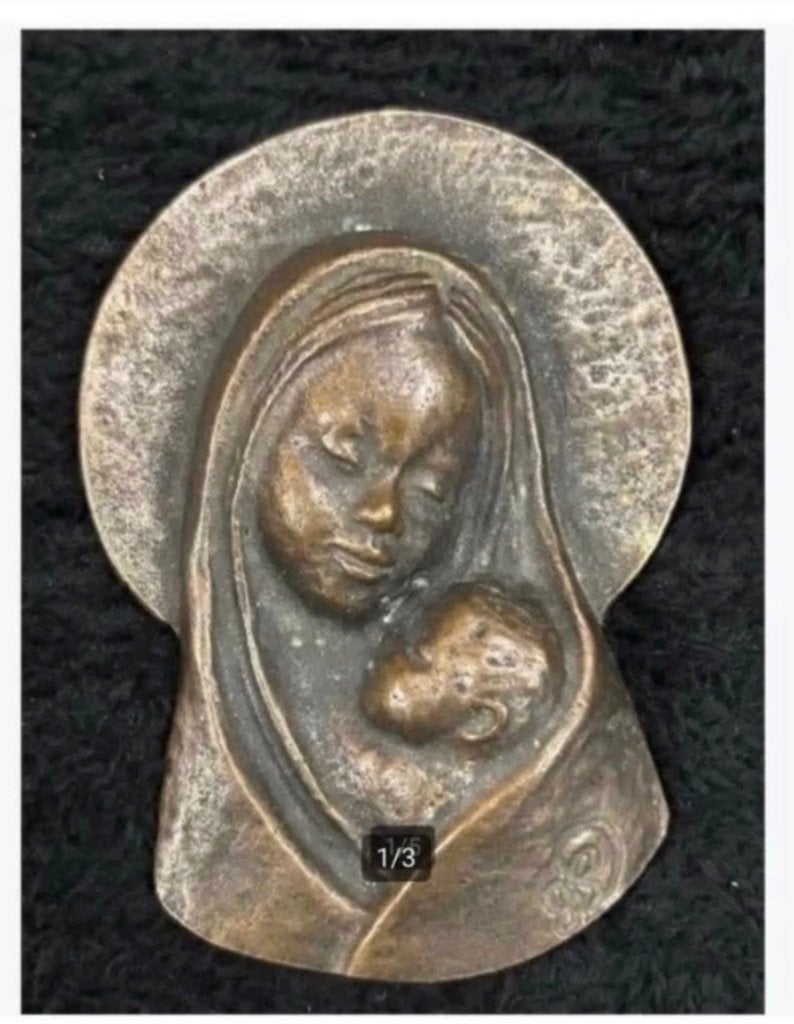 Bronzen beeld Maria met kind, 11,5 x 8 cm, hangend, Antiek en Kunst, Ophalen of Verzenden