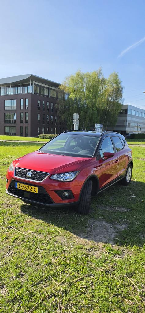 Seat Arona 1.0 TSI business intense 95pk 2019 Rood, Auto's, Seat, Voorwielaandrijving, Stof, Arona, 49 €/maand