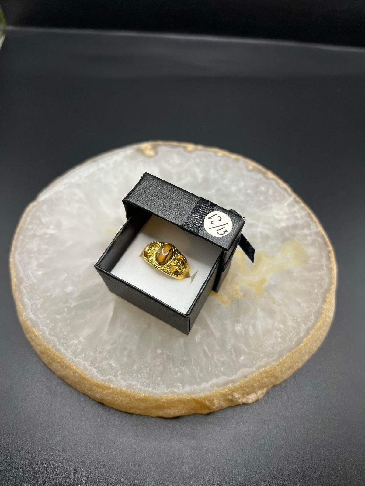 Vergulde Messing Ring met Tijgeroog - Maat 12/13, Overige materialen, Nieuw, Ophalen of Verzenden, Kleiner dan 17