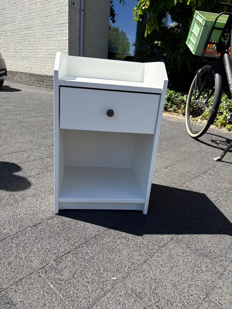 IKEA HAUGA nachtkastje met lade en opbergvak, Ophalen, Zo goed als nieuw, Minder dan 45 cm, 55 tot 70 cm