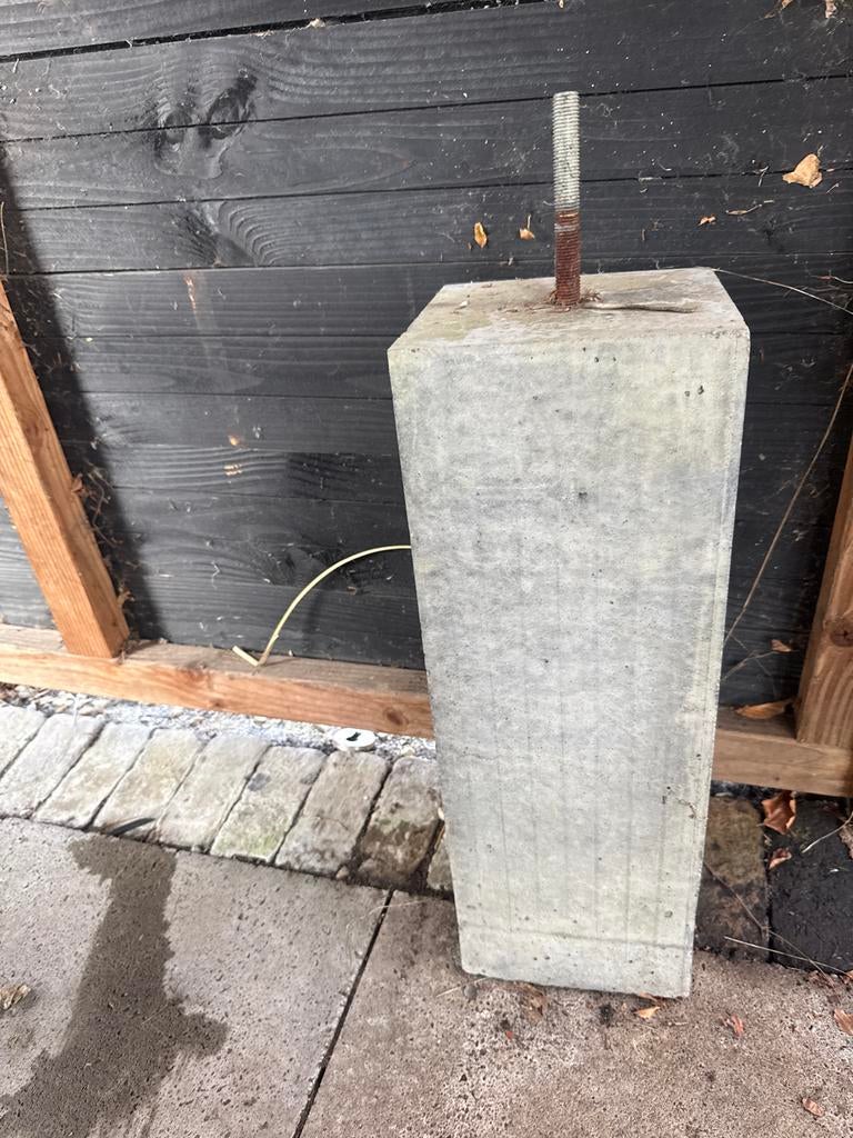 Beton poer 58x20x20 met draadeind, Doe-het-zelf en Verbouw, Ophalen of Verzenden, Gebruikt, Beton
