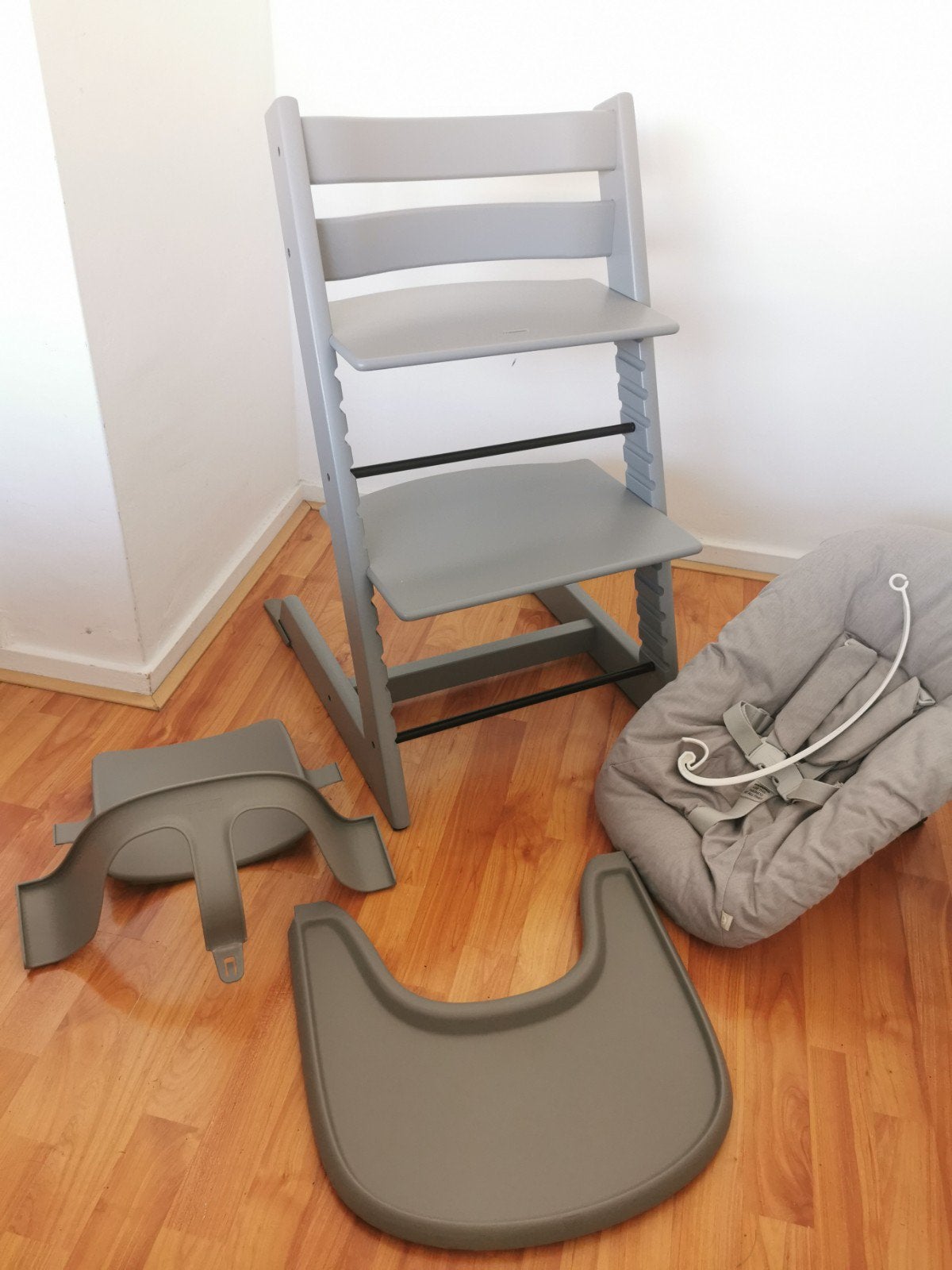 COMPLETE Stokke Tripp Trapp Kinderstoel Storm Grey triptrap, Kinderen en Baby's, Kinderstoelen, Ophalen, Zo goed als nieuw, Meegroeistoel