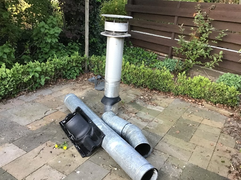 Kachelpijp met dakdoorvoer en stormkraag, Ophalen, Gebruikt, Houtkachel, Vrijstaand