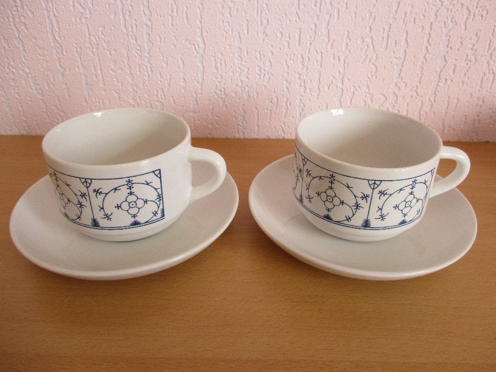 Blau Saks - 6 kopjes en 2 schotels, Ophalen of Verzenden, Zo goed als nieuw, Overige stijlen, Kop(pen) en/of Schotel(s)