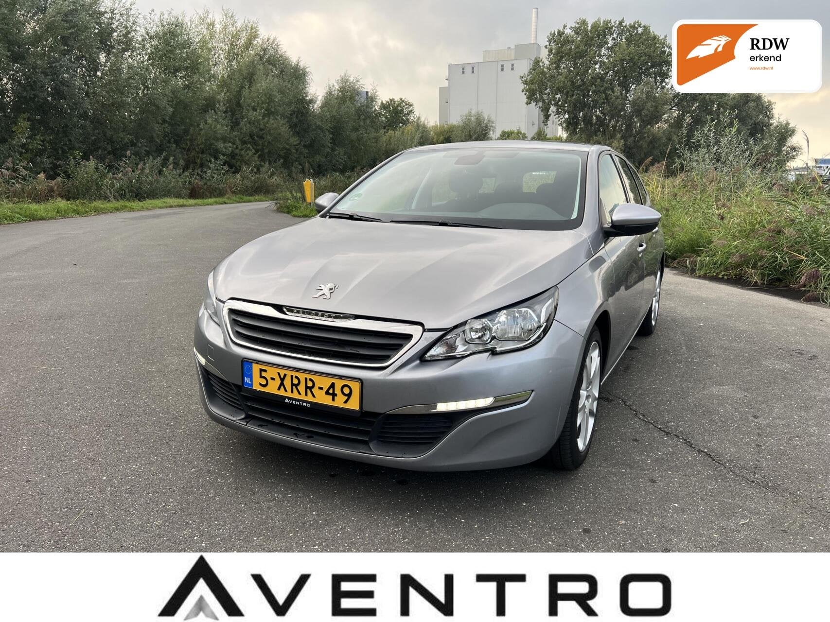 Peugeot 308 SW 1.2 e-THP / DB riem vv / Airco / Navi/ NAP!, Auto's, Dealer onderhouden, Stof, Gebruikt, Euro 6