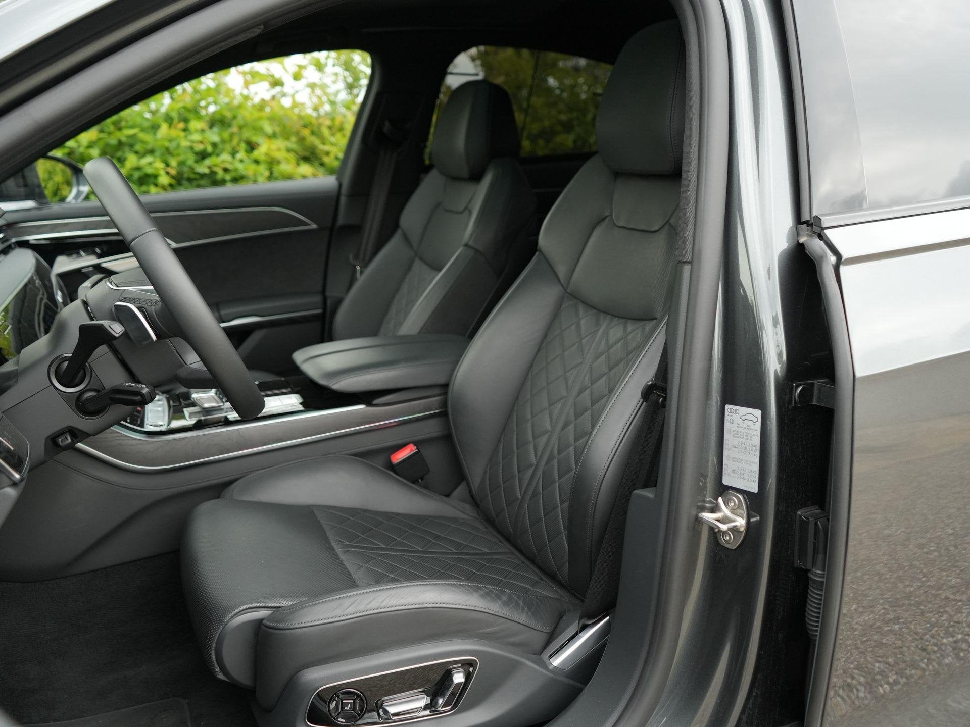 Foto 5 van Audi A8 S-Line 60 TFSI e 462 PK QUATTRO | Vierwielbesturing