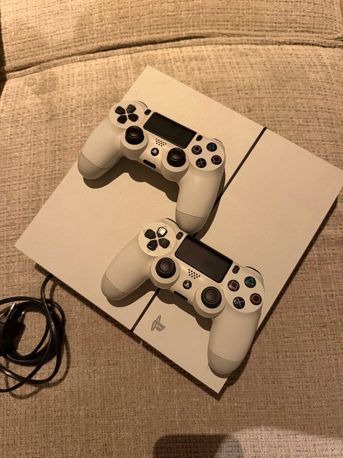 PlayStation 4 Slim met 2 controllers, Spelcomputers en Games, Spelcomputers | Sony PlayStation 4, Ophalen, 500 GB, Met 2 controllers