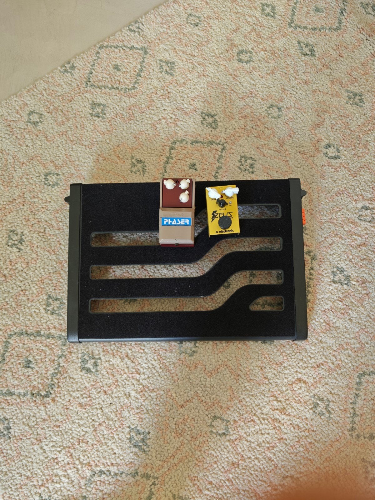 Pedalboard Donner met power, Ophalen of Verzenden, Zo goed als nieuw