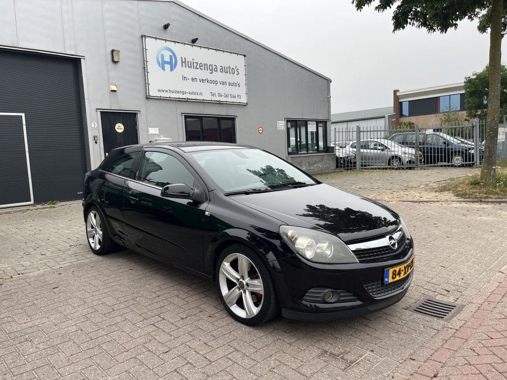 Opel Astra GTC 1.6 T Cosmo| GTC| APK:12-06-2027! (bj 2007), Auto's, Gebruikt, 4 cilinders, Leder en Stof, Zwart
