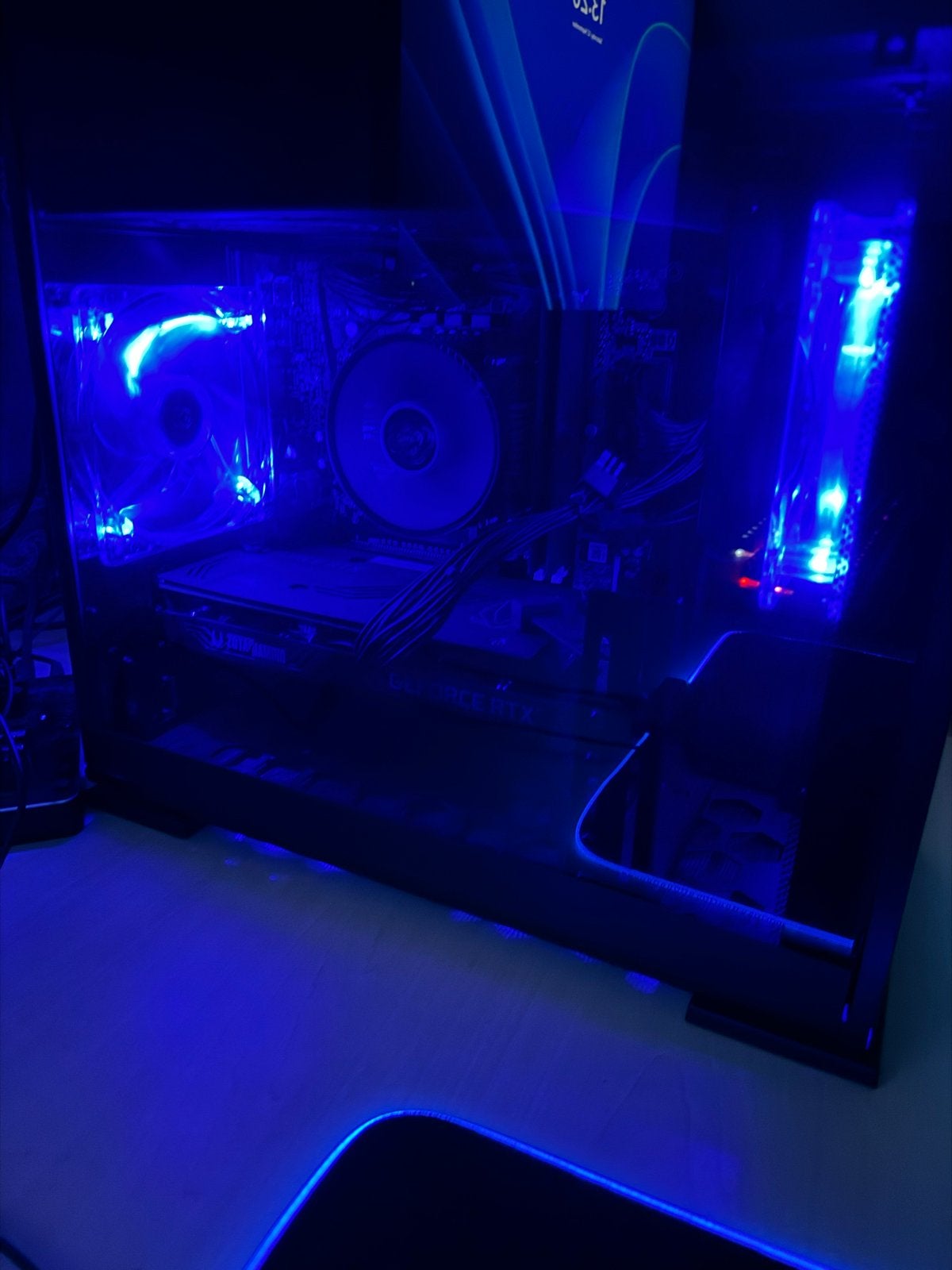 Foto 5 van Complete Gaming PC Setup met Monitor, Toetsenbord & Muis