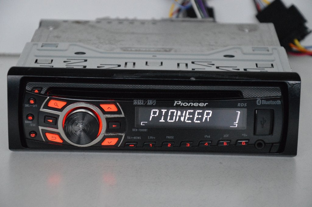 PIONEER  DEH-7300BT  MP3  AUX  USB  BLUETOOTH, Auto diversen, Ophalen of Verzenden, Zo goed als nieuw