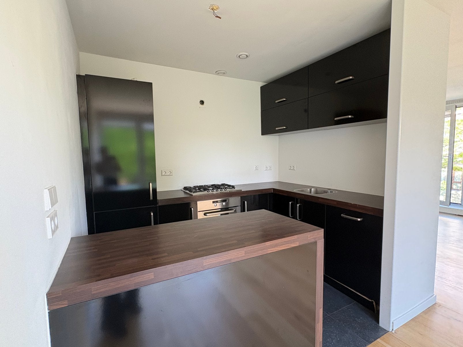 Gratis Keuken met Apparatuur, Ophalen, Gebruikt, Zwart, Hoekkeuken
