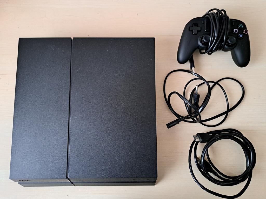 PS4 in perfecte staat met 1 controller en 4 games, Spelcomputers en Games, Spelcomputers | Sony PlayStation 4, Ophalen, Met games