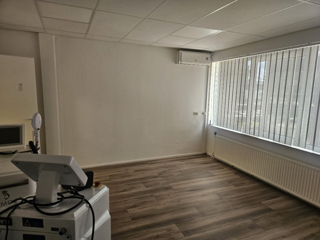 kantoorruimte 25/35 m2, Zakelijke goederen, Bedrijfs Onroerend goed, 25 m², Huur, Bedrijfsruimte