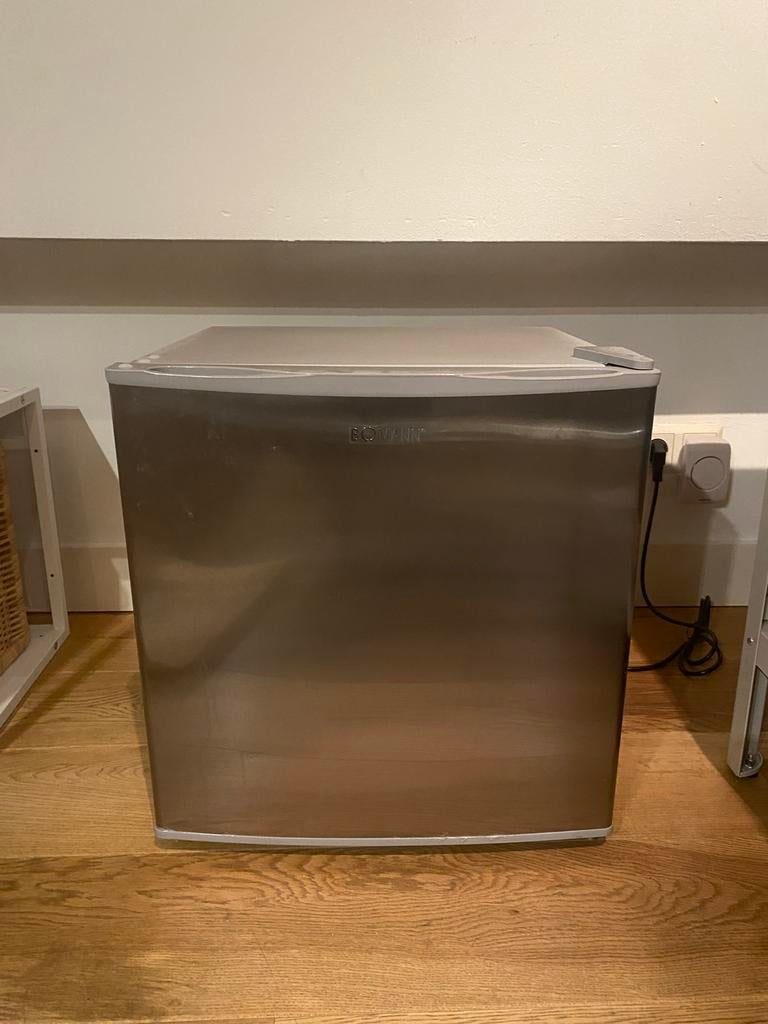 Bomann koelkast - compact en energiezuinig, Ophalen, Minder dan 75 liter, Zonder vriesvak, Gebruikt