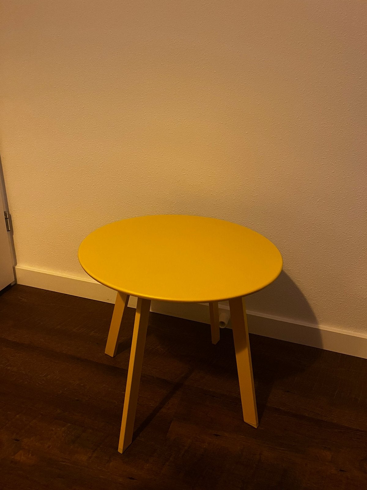 Bijzettafel intratuin, Huis en Inrichting, Tafels | Bijzettafels, Minder dan 55 cm, Rond, Zo goed als nieuw, Ophalen