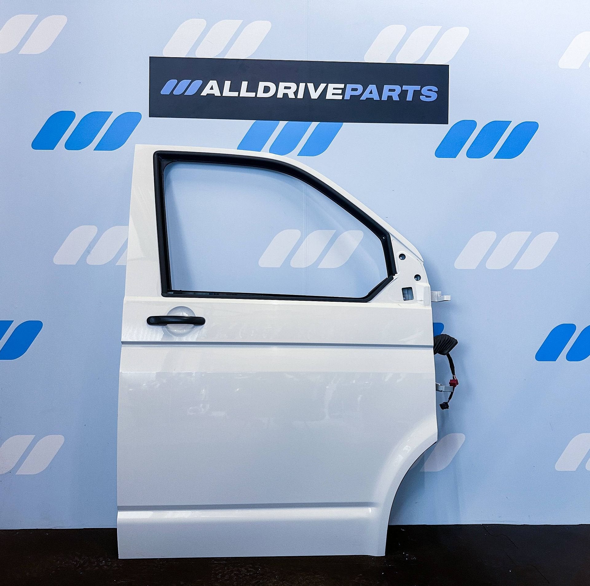 Voorportier rechts VW T6 wit LB9A 7LA831056