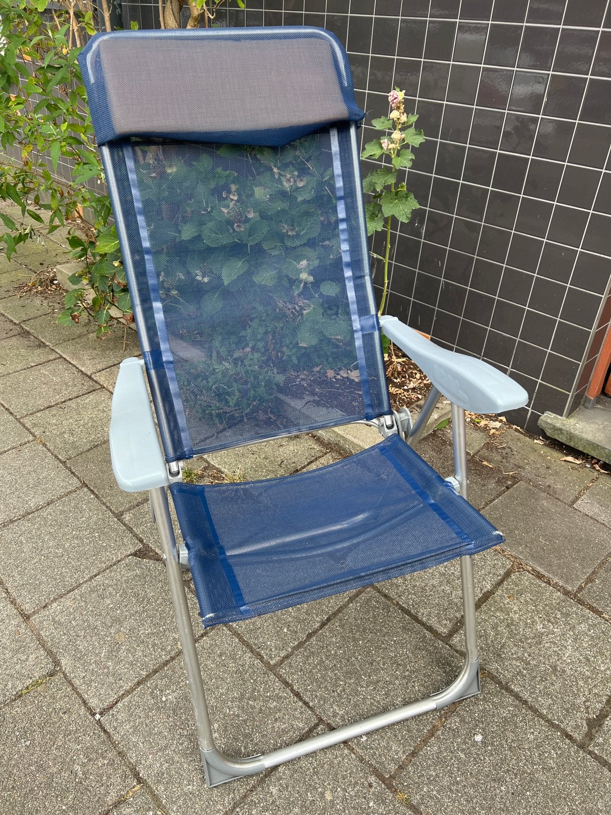 Verstelbare en inklapbare campingstoel, Ophalen, Gebruikt, Metaal, Inklapbaar