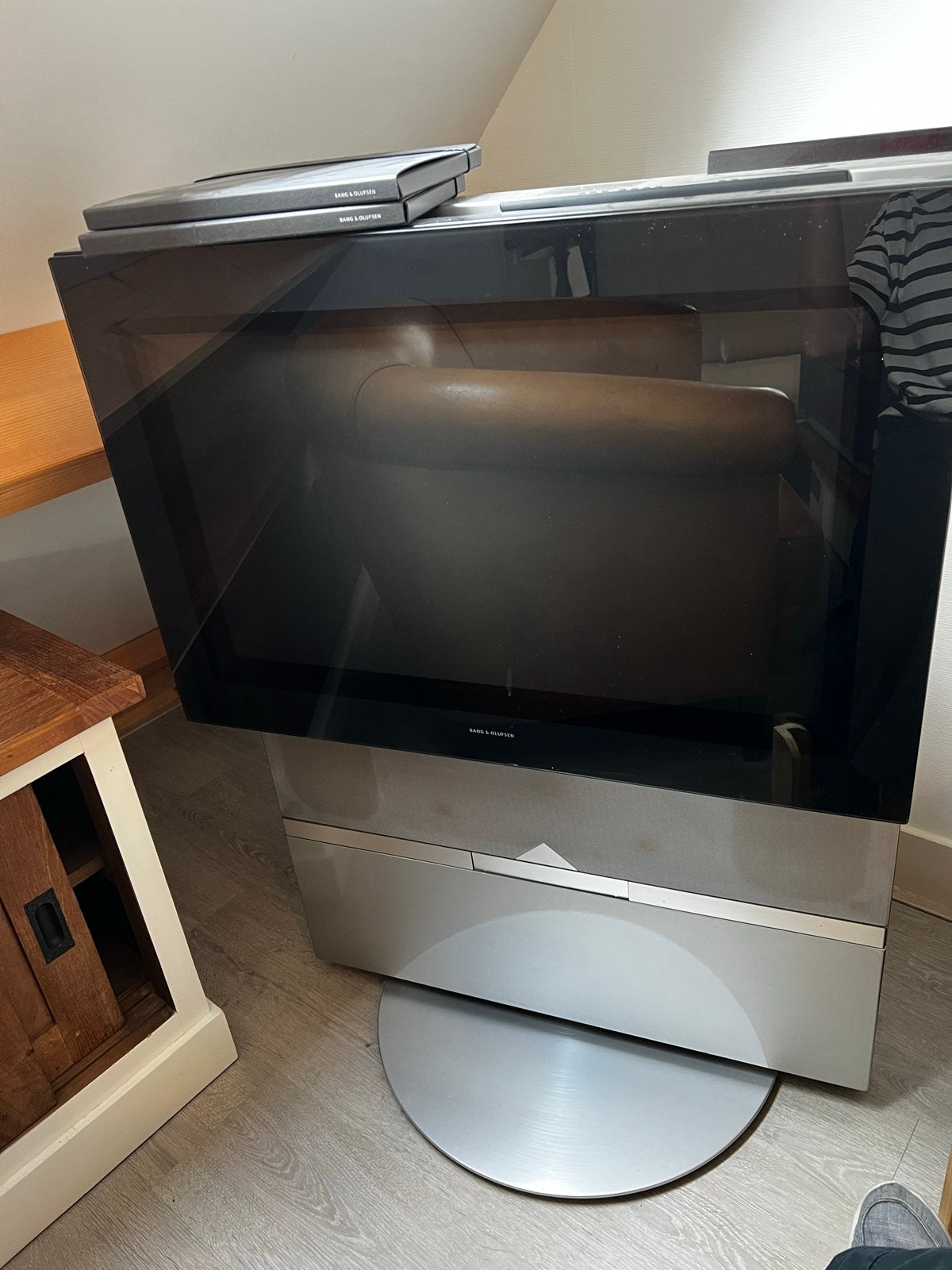 B&O draaibare tv meubel vintage met toebehoren, Ophalen, Gebruikt, 50 Hz, Overige merken
