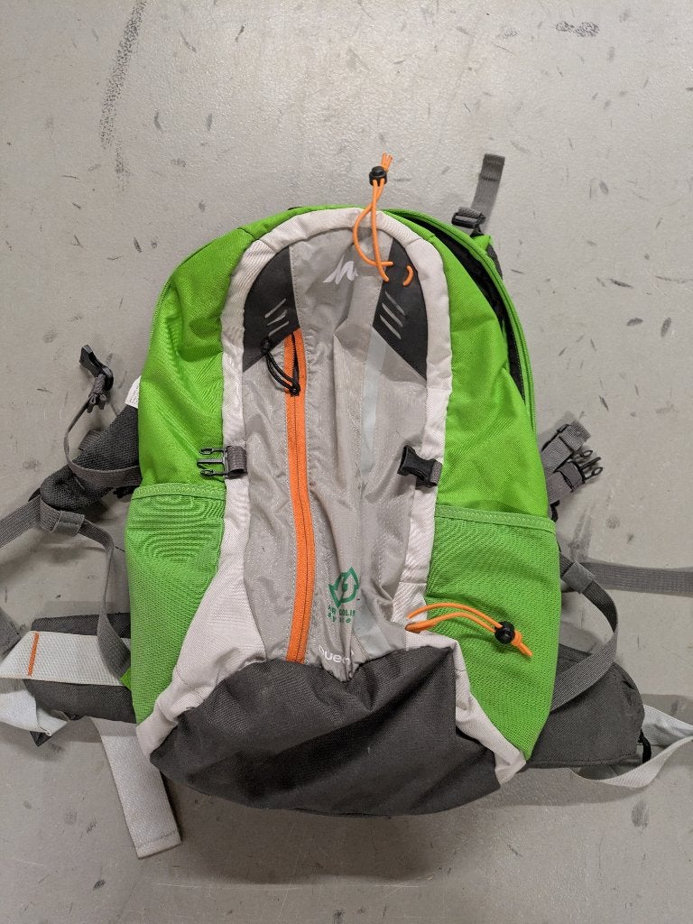 Decathlon forclaz rugzak 22 liter, Sieraden, Tassen en Uiterlijk, Tassen | Rugtassen, 40 cm of meer, Zo goed als nieuw, 60 cm of meer