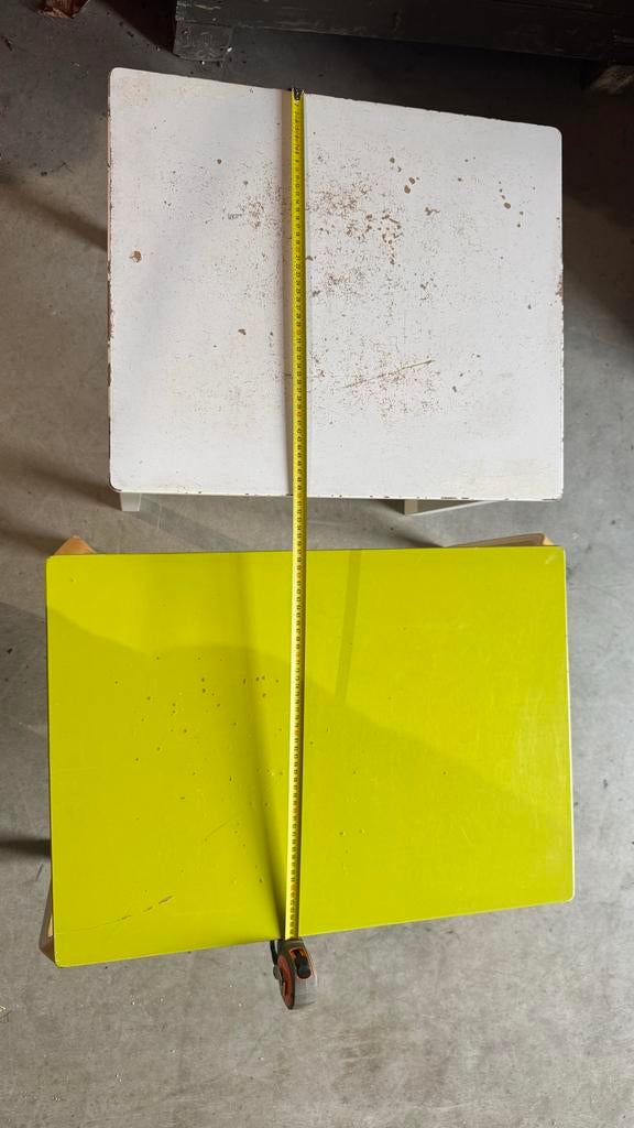 Twee kinder tafeltjes, opknappers, Kinderen en Baby's, Ophalen, Gebruikt, Tafel(s)