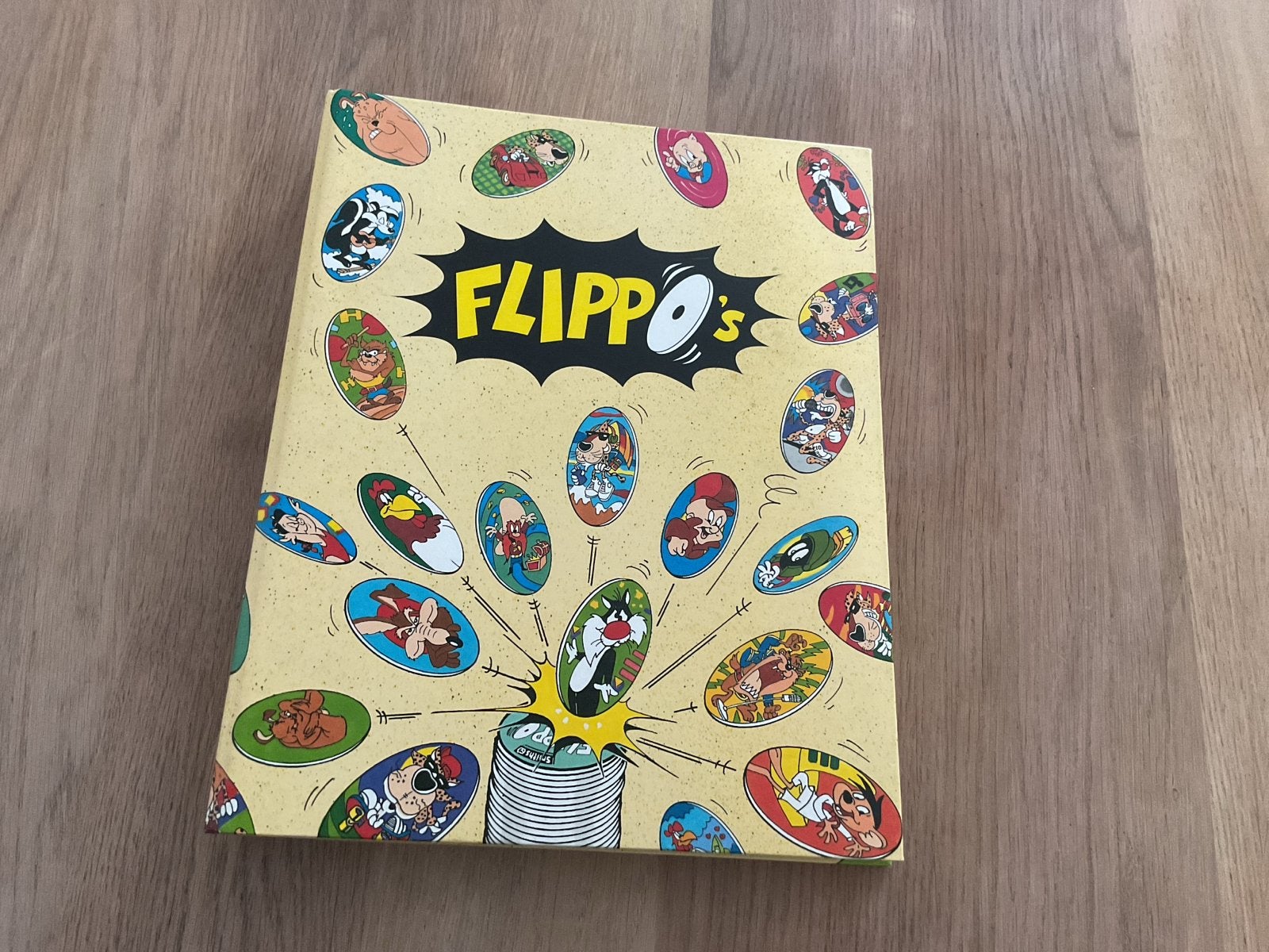 Flippo's verzamelmap met Looney Tunes en Chester Cheetos, Verzamelen, Flippo's, Ophalen of Verzenden, Looney Tunes, Verzameling