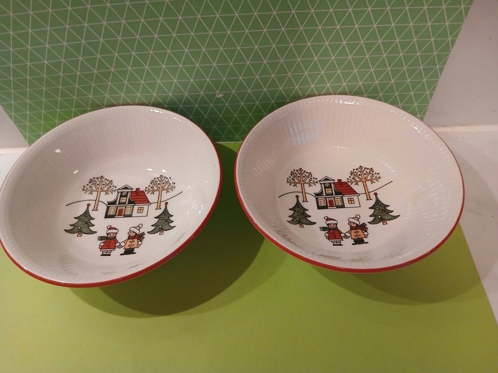 2 Wedgwood Windsor Christmas Schaaltjes, Vintage, Ophalen of Verzenden, Schaal of Schalen, Zo goed als nieuw