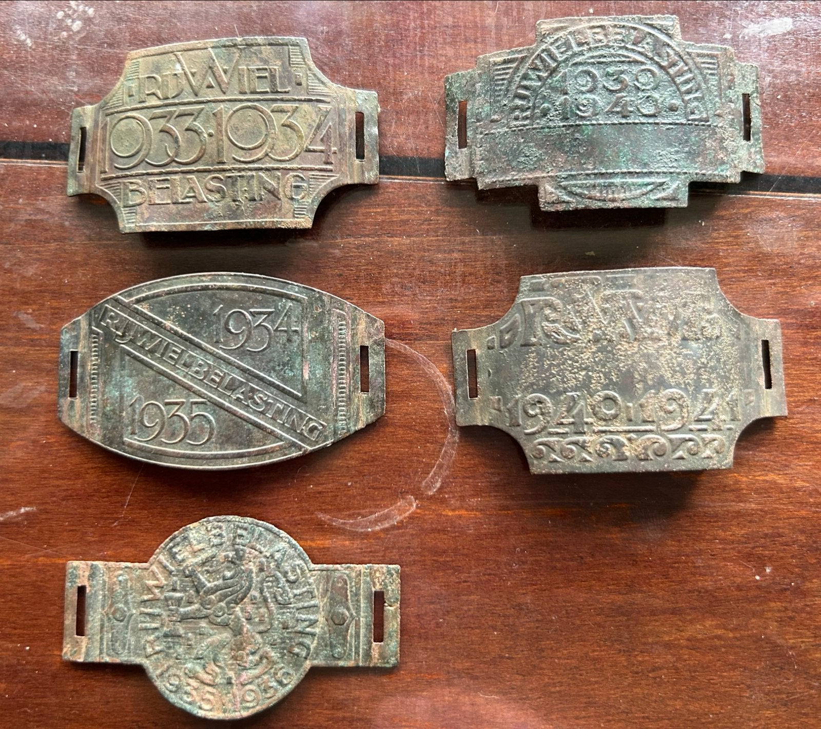 RWB Rijwielbelastingplaatjes 1933-1941 - 5 stuks, Verzenden, Gebruikt