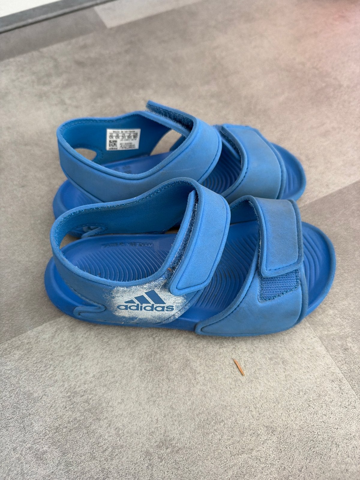 Adidas sandalen blauw maat 31, Kinderen en Baby's, Ophalen of Verzenden, Gebruikt, Jongen of Meisje, Schoenen