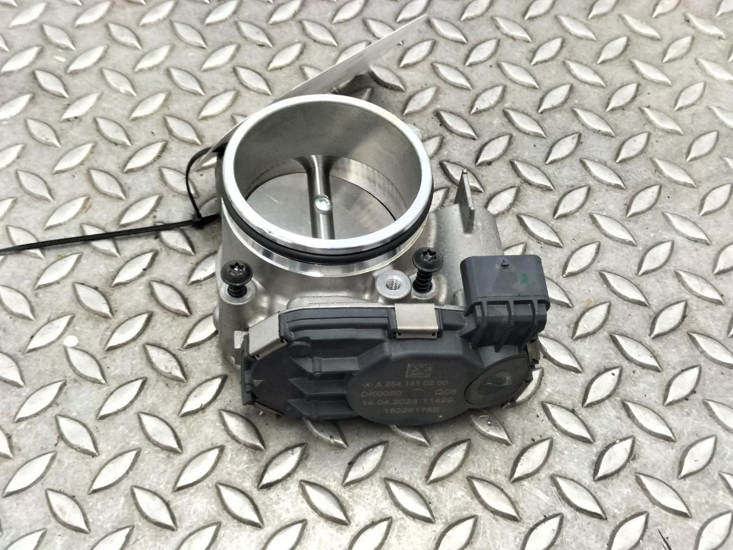 MERCEDES C-CLASS GASKLEPHUIS 2541410200 2021, Ophalen of Verzenden, Gebruikt, ARN erkend