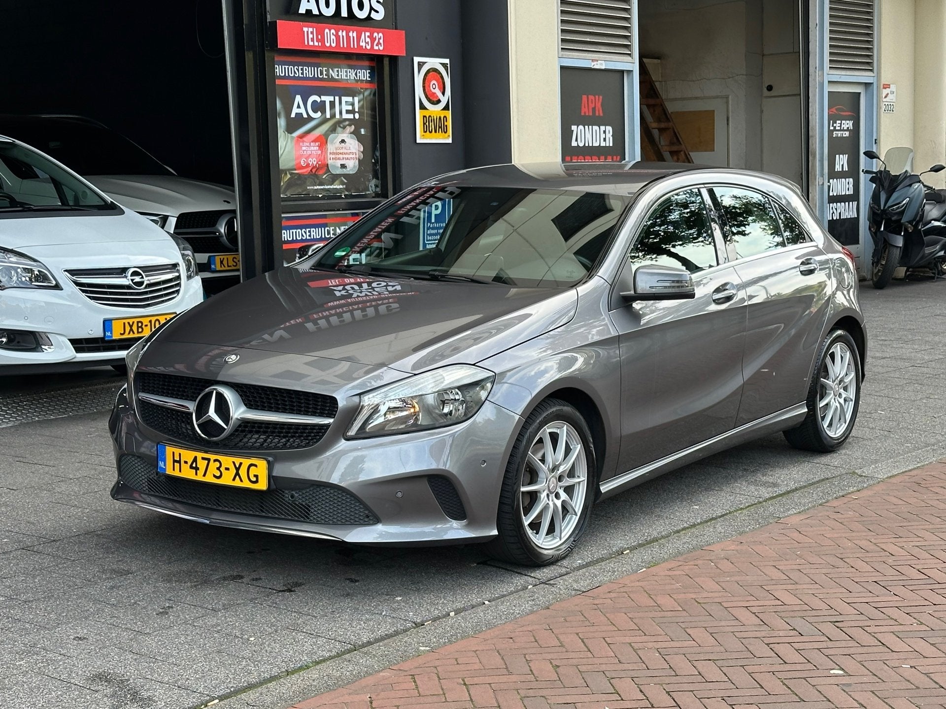 Mercedes-Benz A-klasse 180 Automaat Airco Navi Leer, Auto's, Gebruikt, 4 cilinders, Leder en Stof, 122 pk