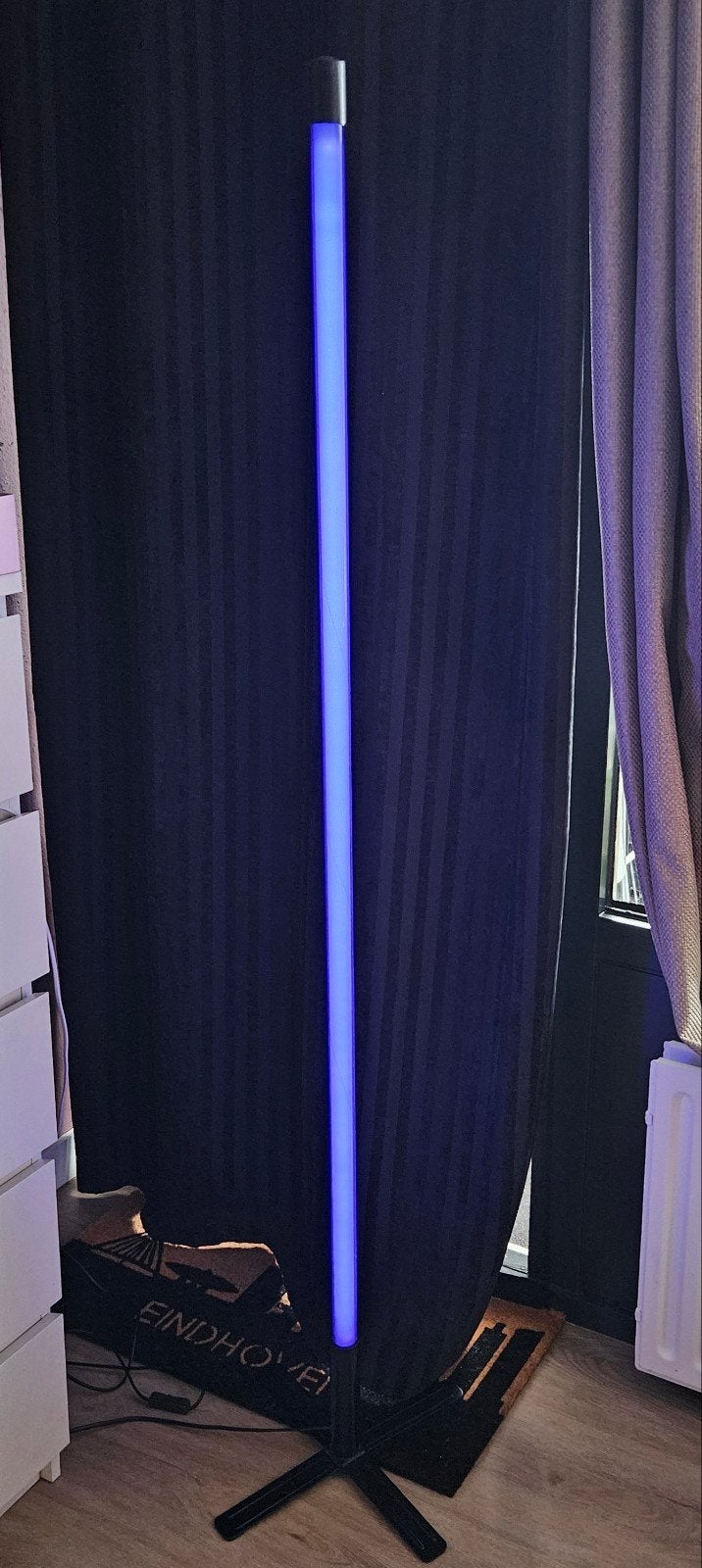 Blacklight staanlamp, Ophalen