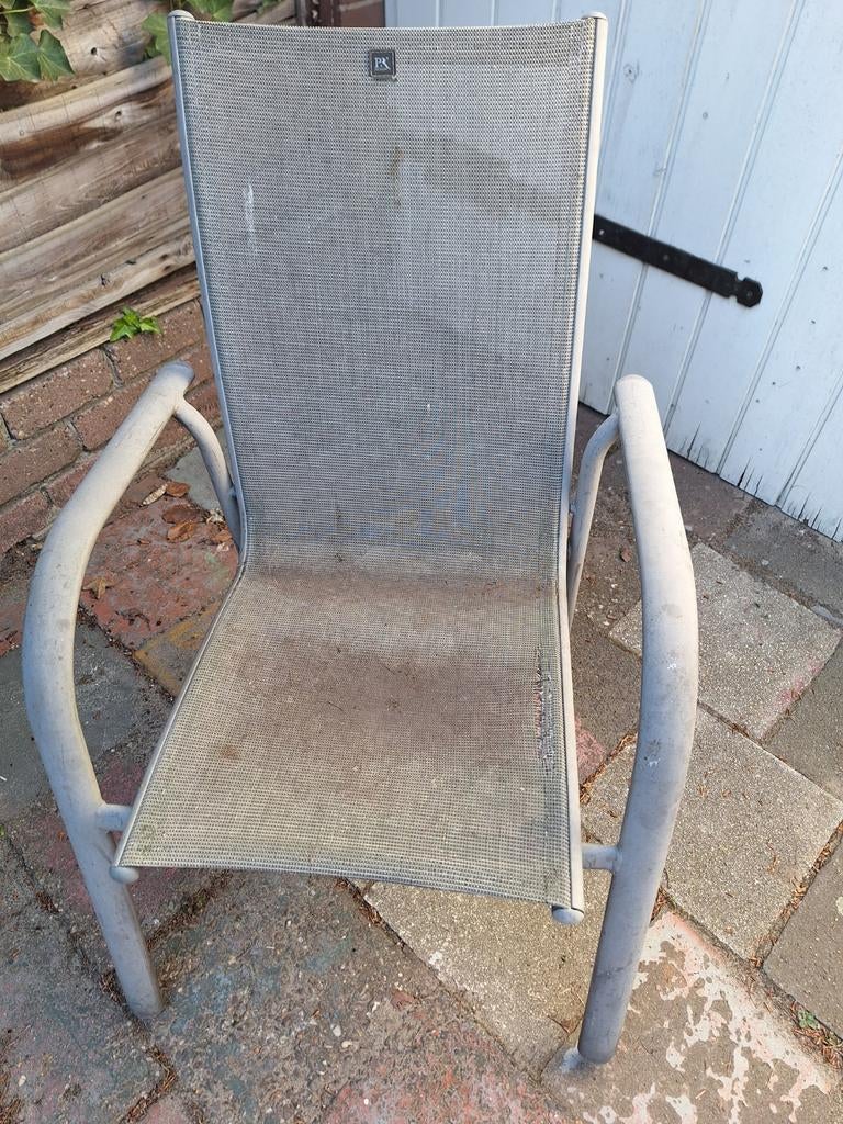 Tuinstoel met beschadigd textileen, Tuin en Terras, Tuinstoelen, Ophalen, Gebruikt, Metaal