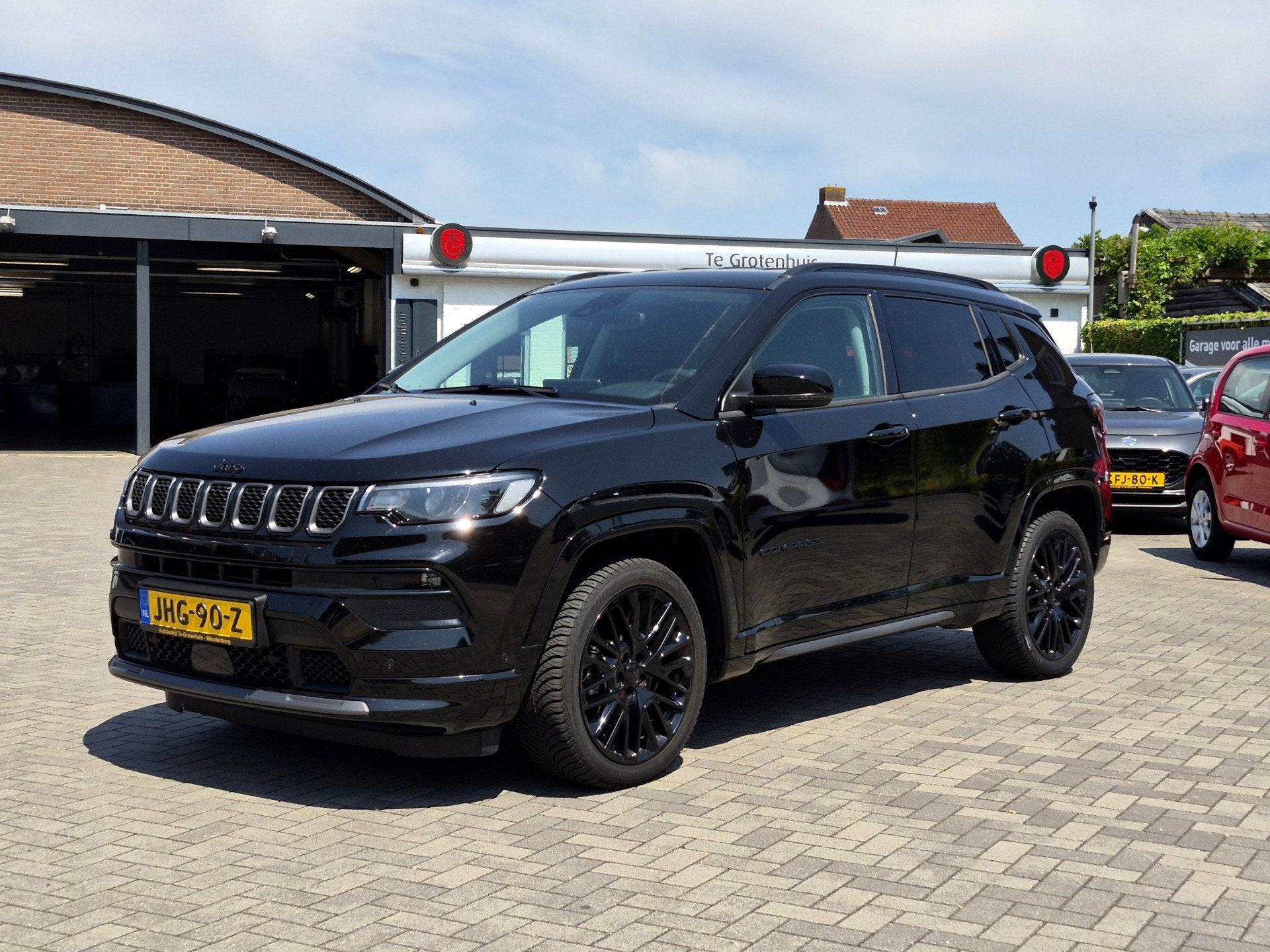 Jeep Compass S Summit 1.5T e-Hybrid (bj 2024, automaat), Gebruikt, 4 cilinders, Automatische klimaatregeling, Zwart