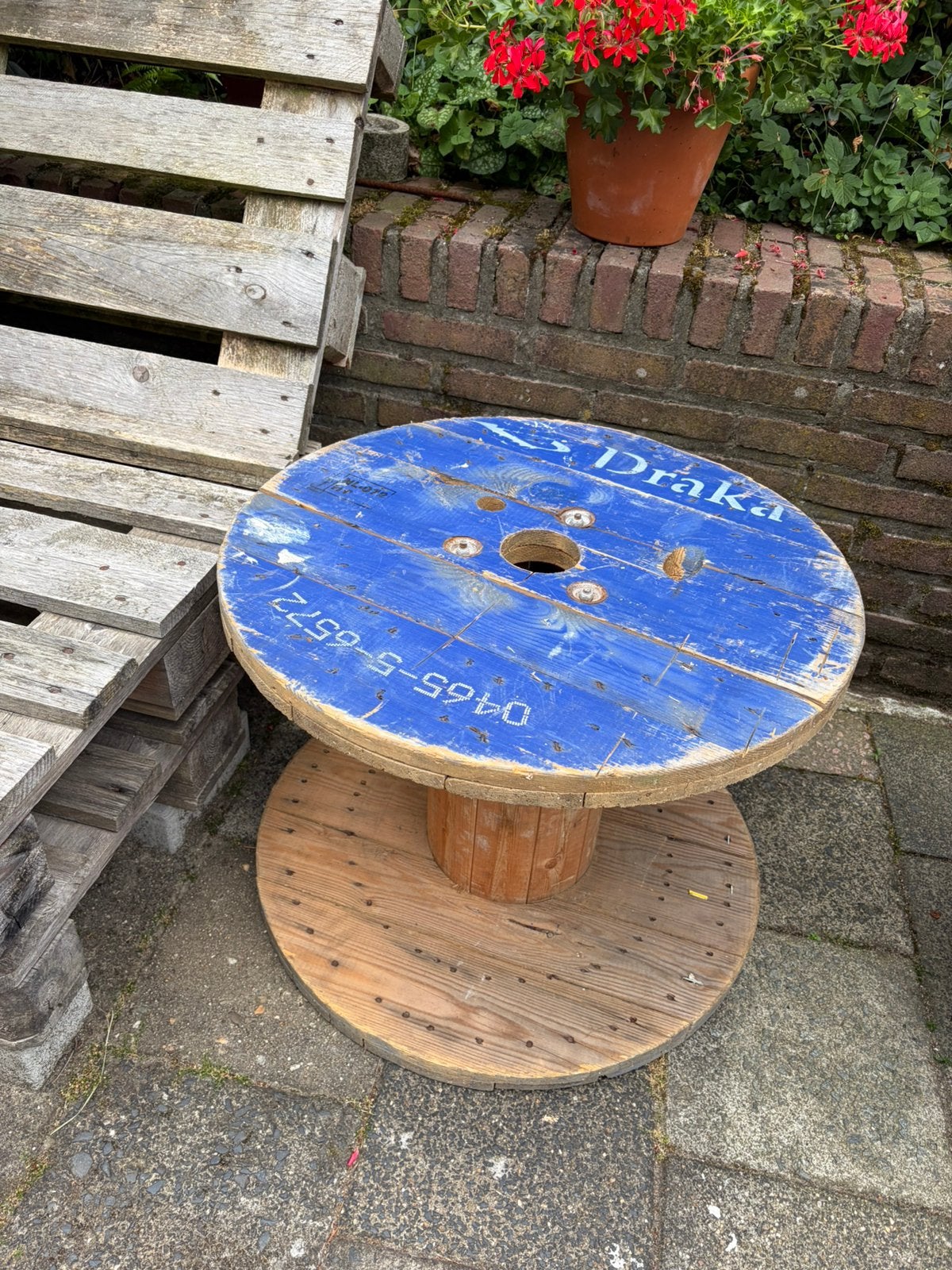 Mooie houten kabelhaspel als bijzet tafel., Ophalen, Gebruikt, Rond, Hout