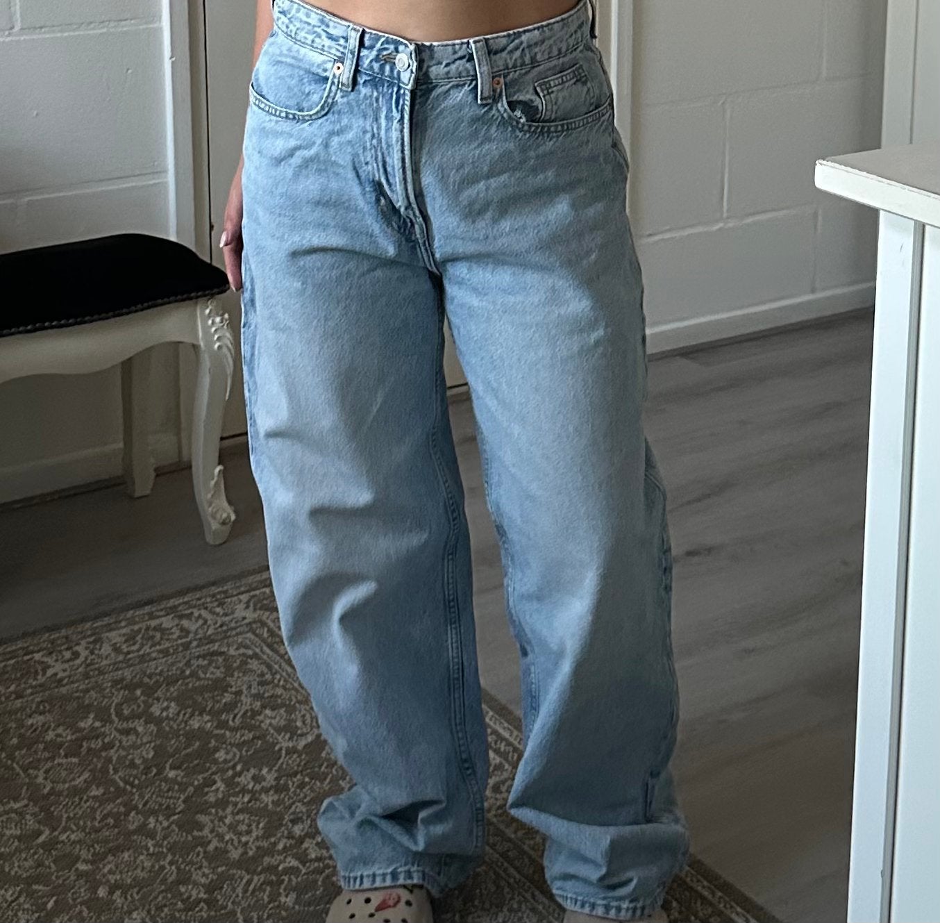 H&M baggy wide leg jeans mid waist met lichte stretch, Ophalen of Verzenden, Zo goed als nieuw, Blauw, W30 - W32 (confectie 38/40)
