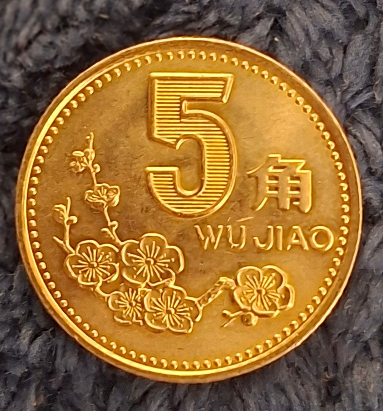 China 5 Jiao (2001) – Pruimenbloesem, Ophalen of Verzenden, Oost-Azië, Losse munt