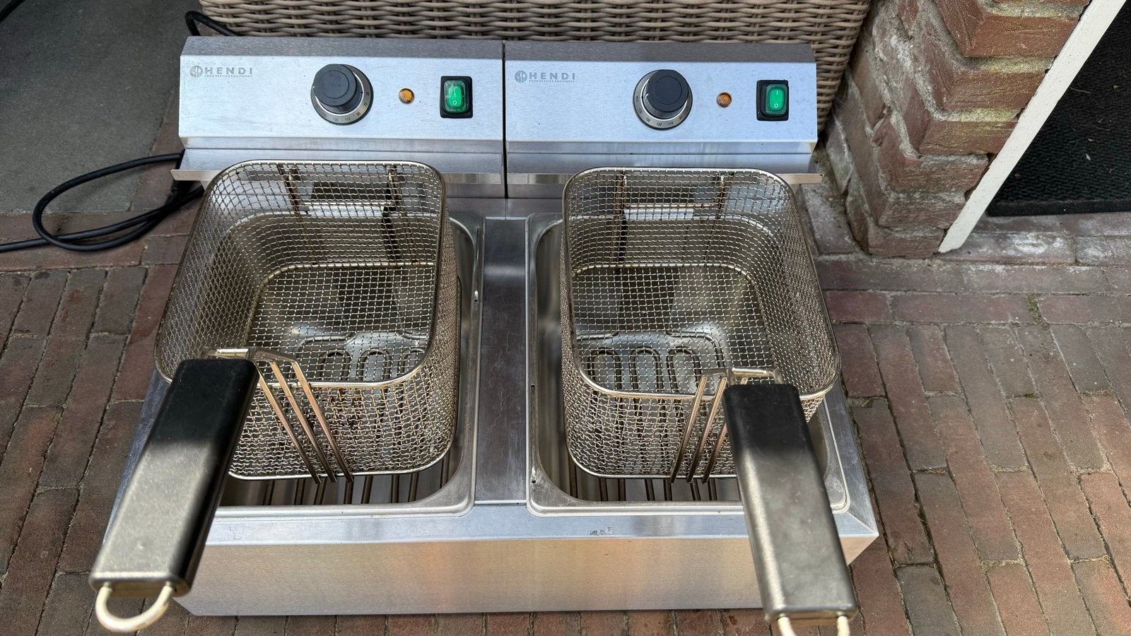 Hendi Duo-friteuse - Professionele dubbele frituurpan, 4 liter of meer, Ophalen of Verzenden, Gebruikt, Duo-friteuse