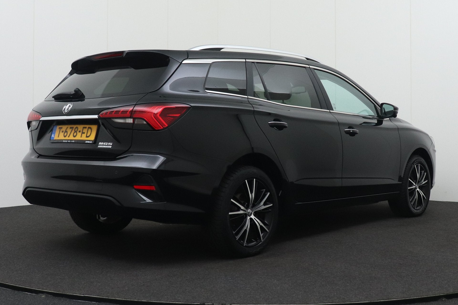 MG Mg5 electric Long Range Luxury 61 kWh (95% SOH) 360*Camer, Auto's, Dealer onderhouden, Gebruikt, 156 pk, 61 kWh