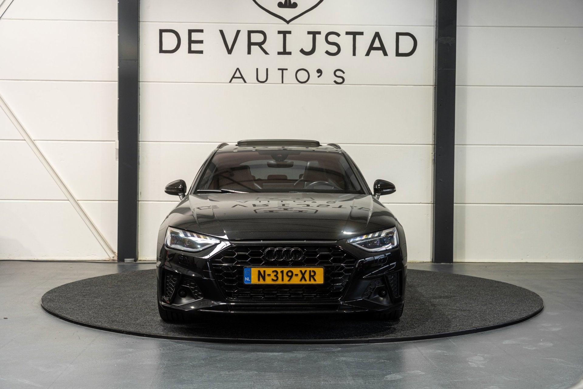 Audi A4 Avant 35 TFSI PANO SCHAALSTOELEN VOL!, Gebruikt, 4 cilinders, A4, Zwart