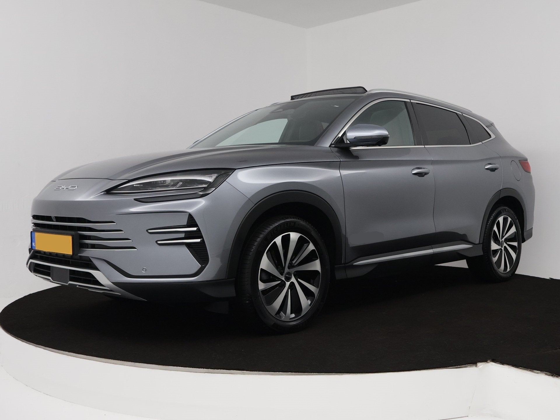 BYD SEAL U 1.5 DM-i FWD Boost | Nieuw & Direct uit voorraad, Auto's, Seal U, 1498 cc, Zwart, 4 cilinders