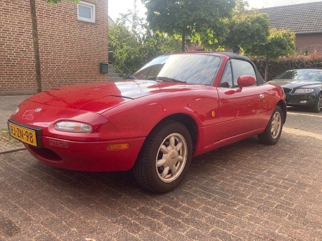 Mazda MX-5 1.6 i 1997 Rood, Auto's, 40 €/maand, 4 cilinders, Cabriolet, 1600 cc